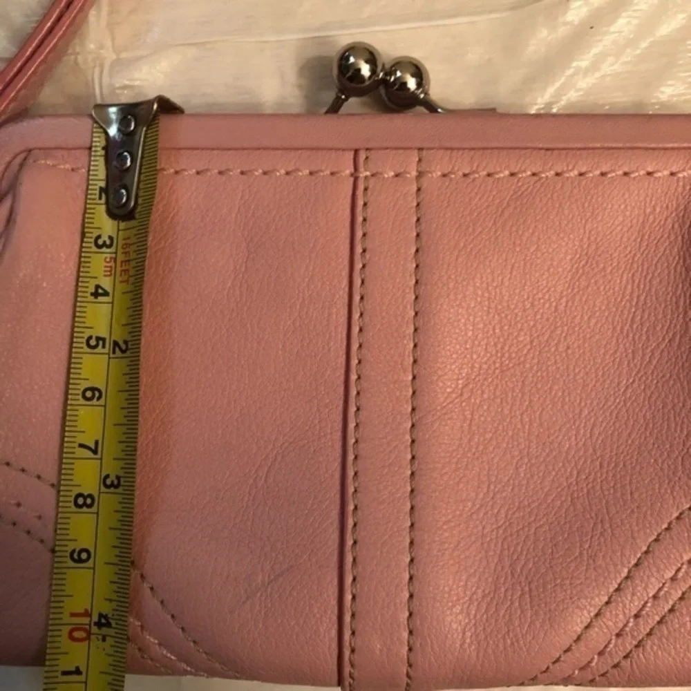 Coach vintage y2k soho pink leather kiss lock wristlet clutch bag rare